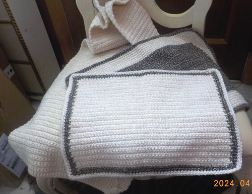 Lot handmade knit table - of,