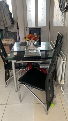 Glass extending table and - table, four